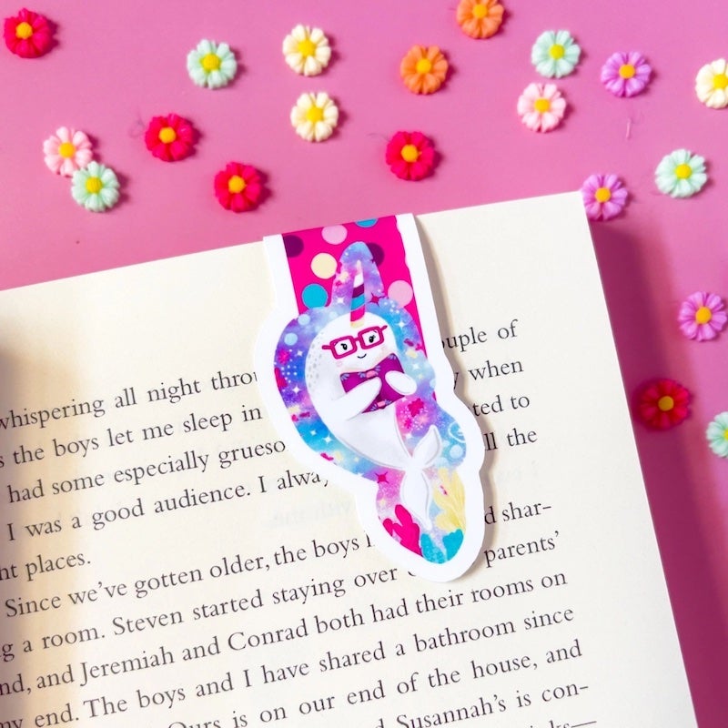 Magnetic Bookmark: Reading Narwhal